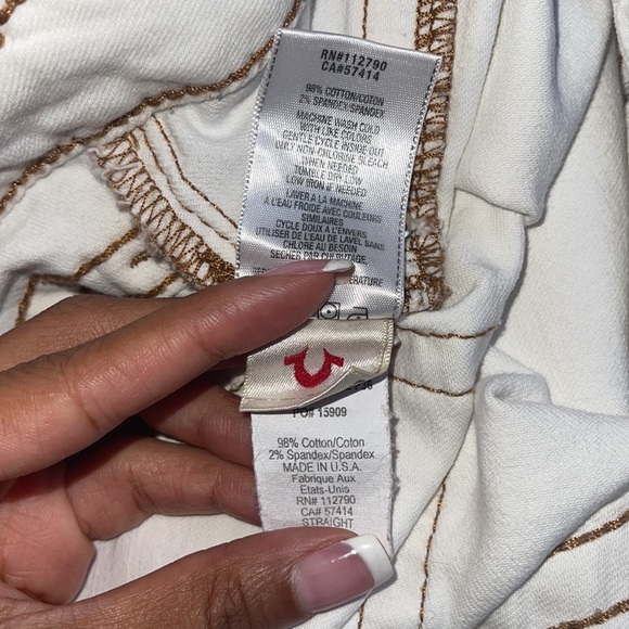 True Religion- White Straight Leg Size 27 - Picture 7 of 8